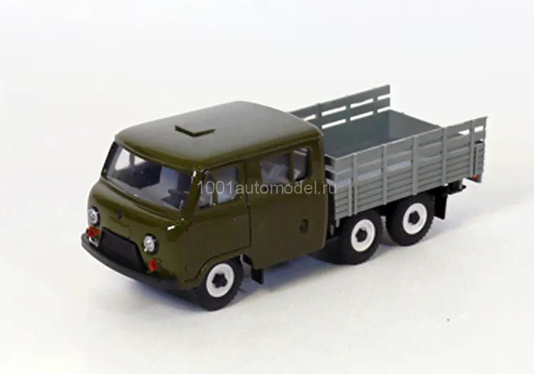 УАЗ-39094 "Фермер" бортовой (трехмостовый)
